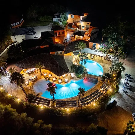 Felix - Galanias & Retreat