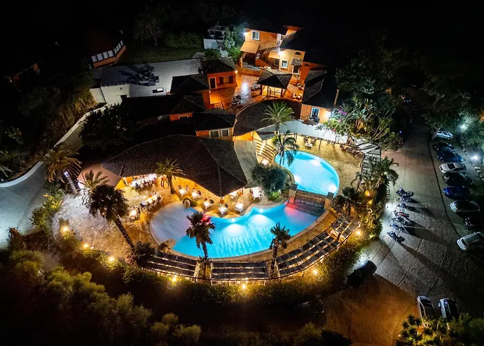 Felix - Galanias & Retreat