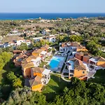 Felix - Galanias & Retreat 4*