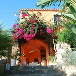 Felix - Galanias & Retreat Hotel
