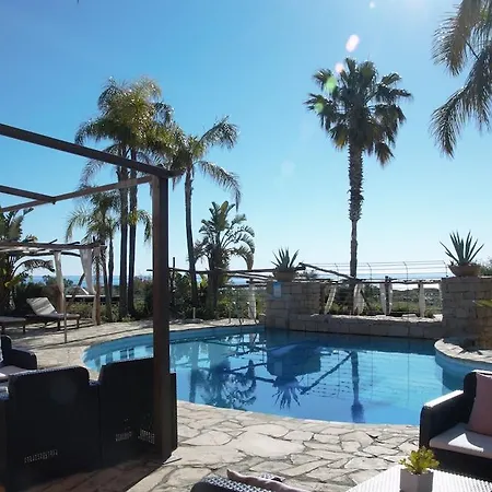 Felix - Galanias & Retreat Hotel