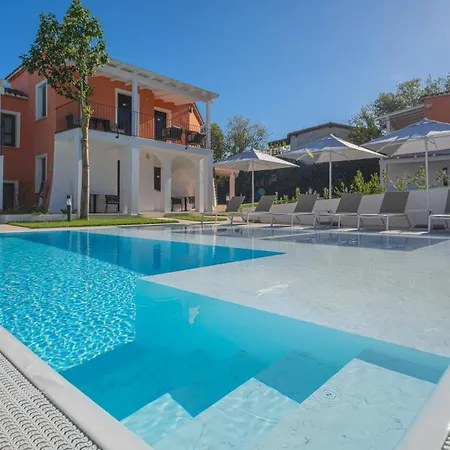 Felix - Galanias & Retreat Hotel