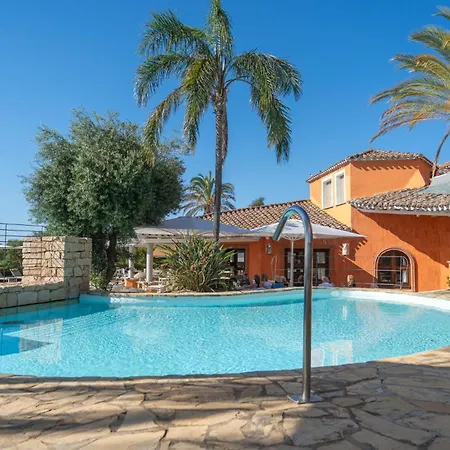 Felix - Galanias & Retreat Hotel Bari Sardo