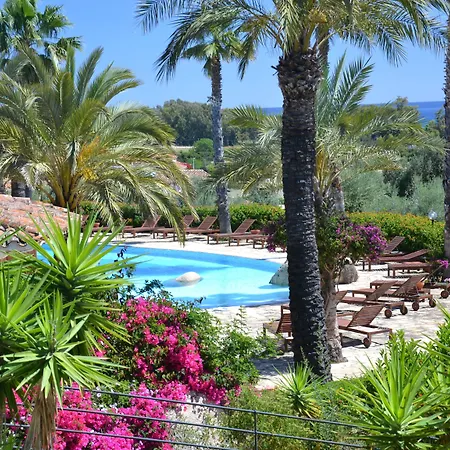 Felix - Galanias & Retreat Hotel Bari Sardo