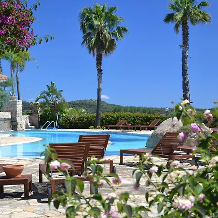 Felix - Galanias & Retreat 4*